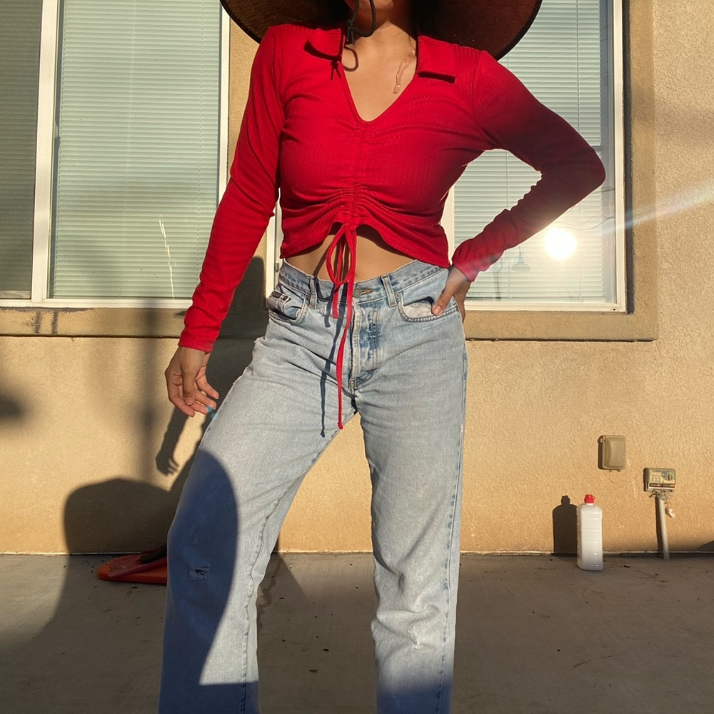 Red Cropped V Neck Long Sleeve Size M